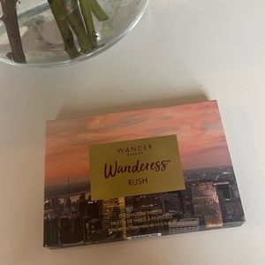 WANDERESS PALLETE